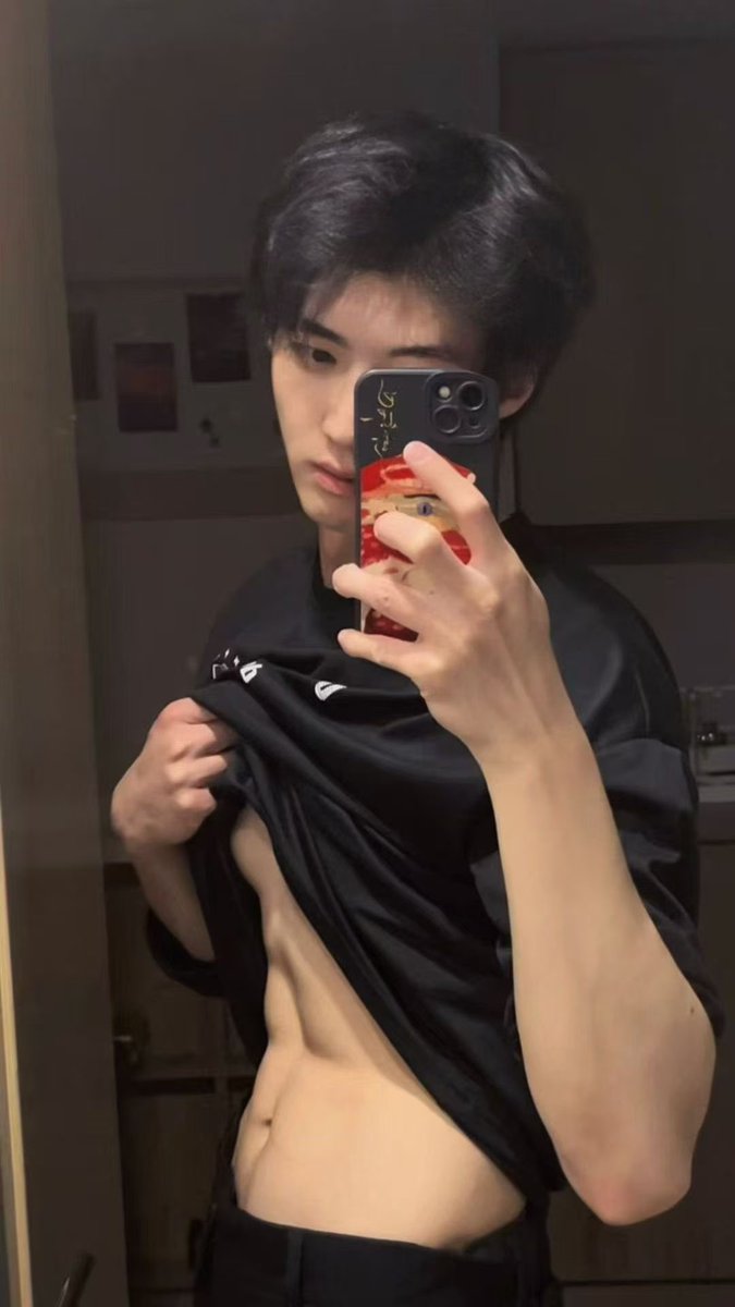 cerulean262's tweet photo. 上海男大旅行向导丨男友向
#大学生导游
真真切切上海苏州杭州本地男大学生对当地旅游景点路线规划很熟悉会帮忙做旅行路线规划给予最高情绪价值学识渊博可讲解景点可进行英文交流~#citywalk上海
不限于以下项目：
吃饭 喝茶咖啡 摄影 逛街 蹦迪派对
打牌 K歌 旅行温泉烧烤烹饪 遛狗
看演出 游乐园.. https://t.co/X7rALPzThH