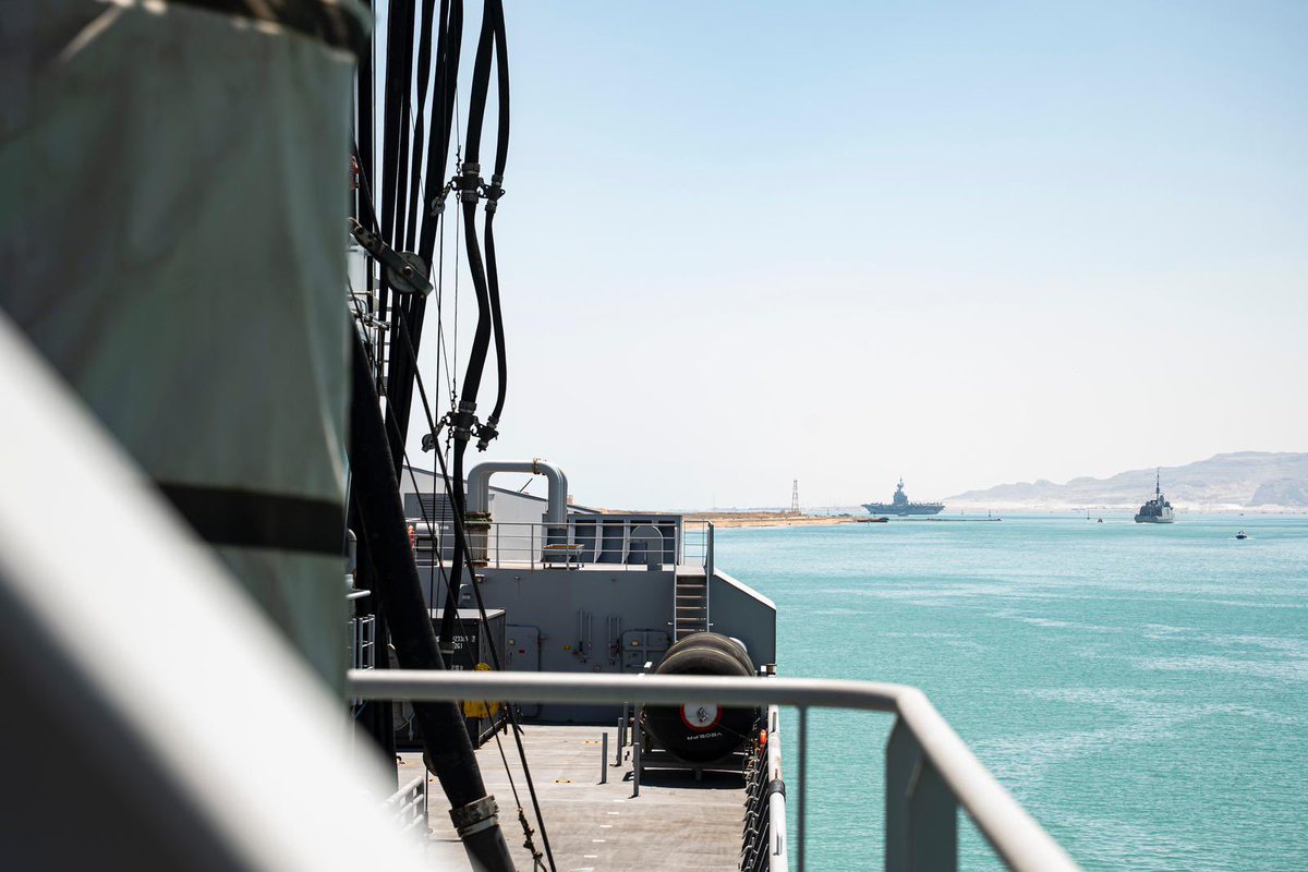 📍Canal de Suez | Le Groupe Aéronaval en océan Indien 🗺️
 
Face à l'évolution du contexte international à Ormuz le groupe aéronaval fait désormais route vers la mer Rouge et le golfe d'Aden
 
⚓️Prépositionnement d’une capacité unique en Europe, visant à rassurer et à renforcer la