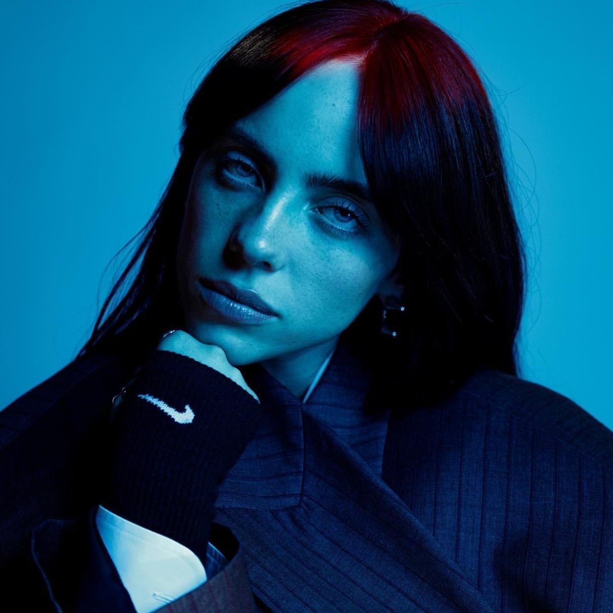 sboficial's tweet photo. Billie Eilish não lançará seu novo álbum em 2026. https://t.co/8QCPksfoh3