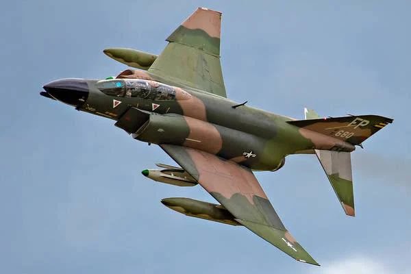 GFD_63's tweet photo. @Chris_OH58D The iconic F4 Phantom comes close IMO https://t.co/KkJZKhHhky