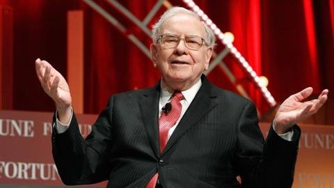 MRAAdvisory's tweet photo. Greg Abel’s first ten minutes in the spotlight as Berkshire Hathaway’s new CEO and Warren Buffett’s successor offer a playbook any leader can follow to win trust in a transition. https://t.co/Qjt0FbLWAc https://t.co/2kknCy5lfo