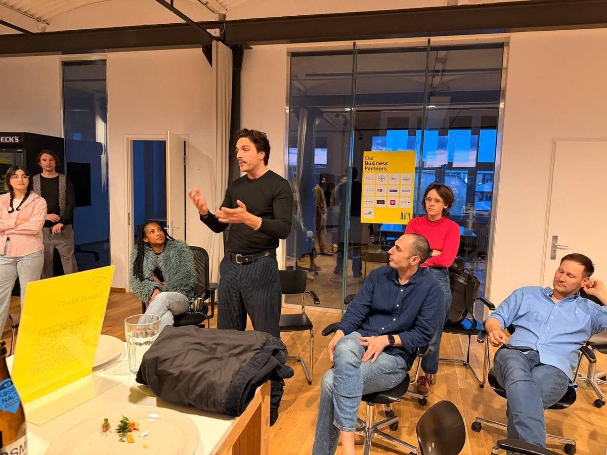 AI Socratic tweet media