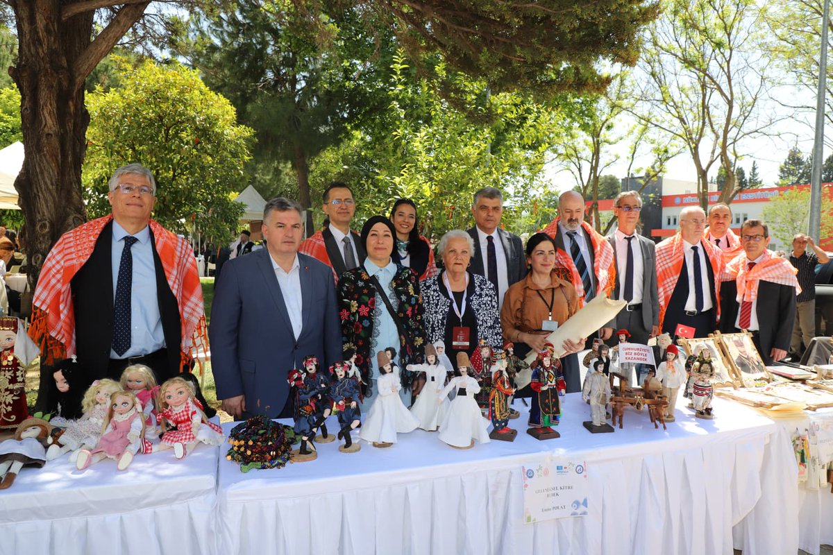 iktm35's tweet photo. İl Müdürümüz Sn. Dr. Sadık DOĞRUER, Ege Üniversitesi ev sahipliğinde düzenlenen Hıdırellez etkinliklerine katılım sağlamıştır. https://t.co/vmsxewBYxh