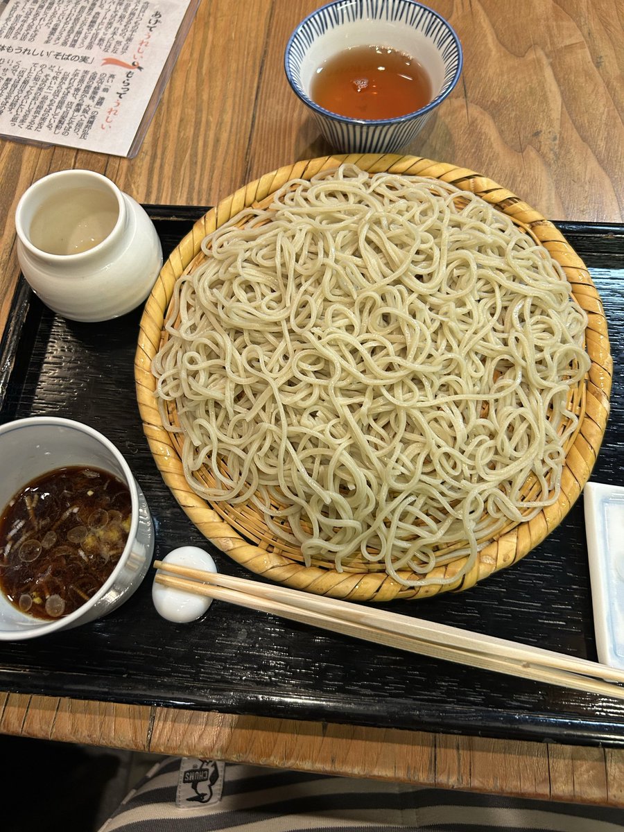 transfag_dark's tweet photo. 昨日は晴天に浮かれて中之島バラ園へ。家でホットケーキを食べてきたからか中之島祭りの屋台にはあまりそそられず。ざるそばでも食べたいねってことで、なにわ翁へ。調子に乗ってもう少しブラブラするかで、気づけば谷六。ここまで来たならと谷七のジェラート屋さんへ。好きなものを食べまくった日 https://t.co/7APOZthybM