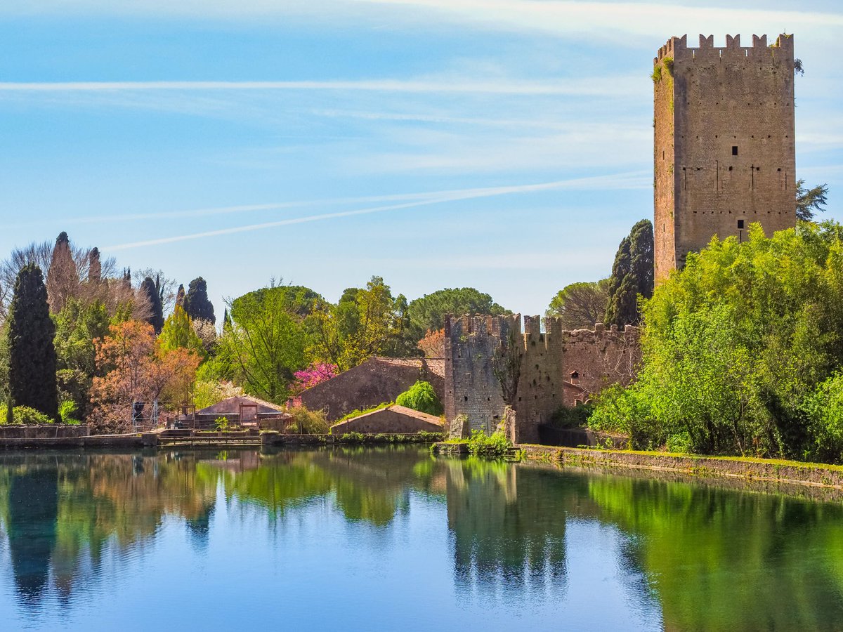 🚨 THE BORGO WITH THE WORLD’S MOST BEAUTIFUL GARDEN IS IN ITALY! 🇮🇹🌿

The New York Times has spoken: Giardino di Ninfa (near Cisterna di Latina, Lazio) ranks #3 among the most beautiful gardens in the world!
This magical English-style garden was born among the romantic ruins of