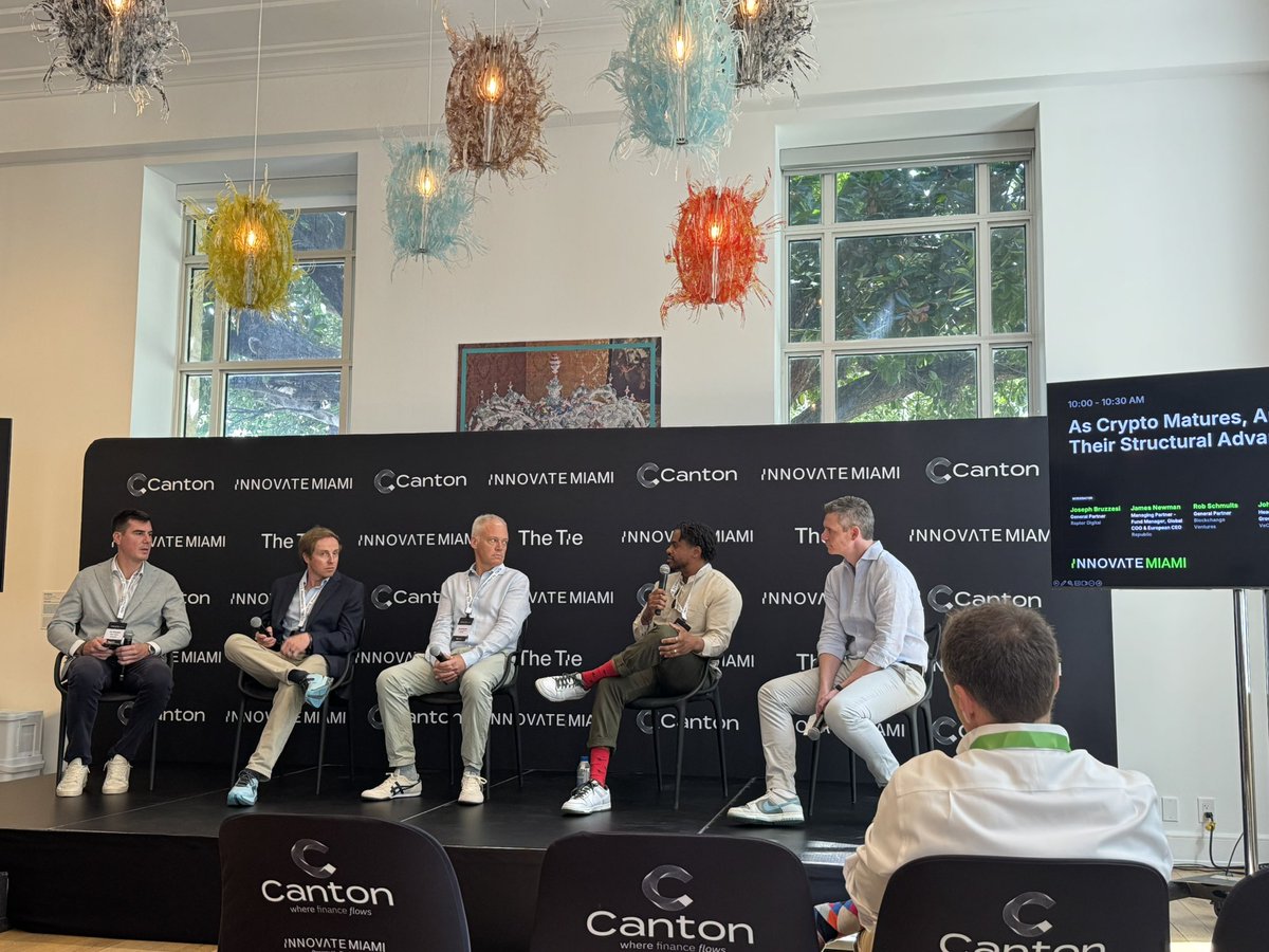 sunshinelu24's tweet photo. Johnny explains VeChain’s positions well about Crypto and Blockchain to the institutions #TheTie #Consensus2026 #Miami https://t.co/GqNNIcATn5