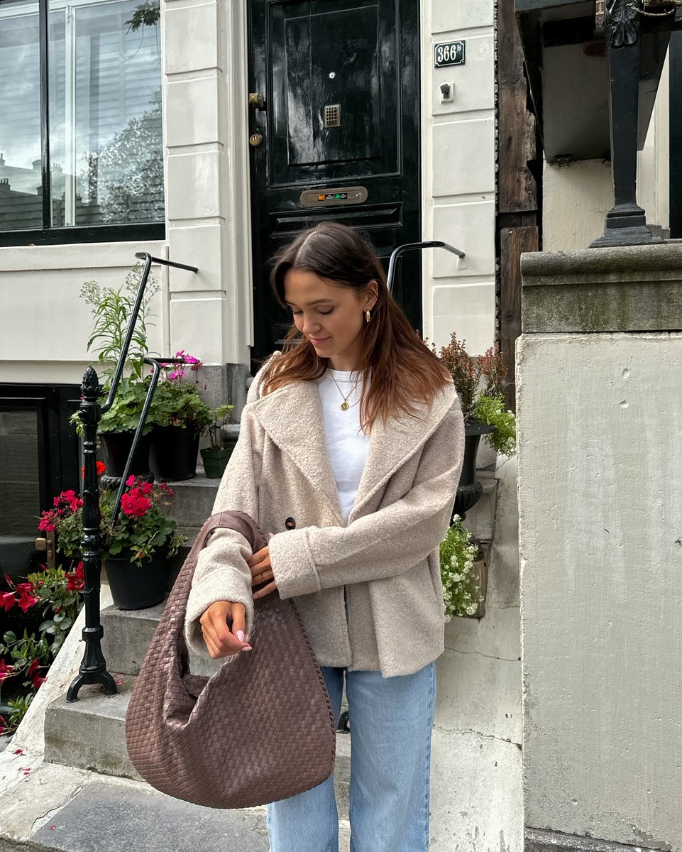 suekindletablet's tweet photo. Neutral tones never fail 🤍✨

#OOTD #MinimalStyle #CasualChic #StreetFashion #EverydayLook https://t.co/fdchr2KjHI