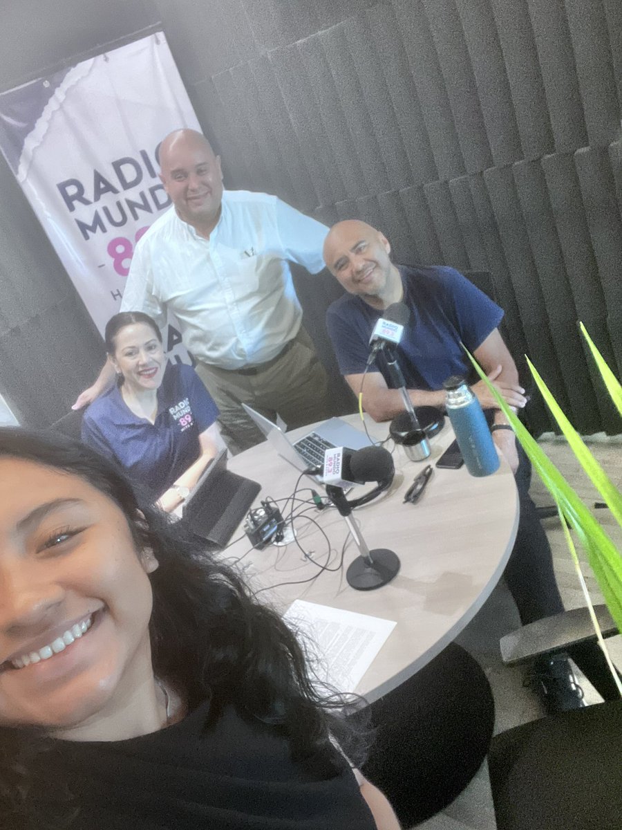 gallegosb_jos's tweet photo. Miércoles de radio en Radio Mundo 89.3. Con Sara Cebada, David Moreno y Diana Mendoza. https://t.co/YBMQALEBbf