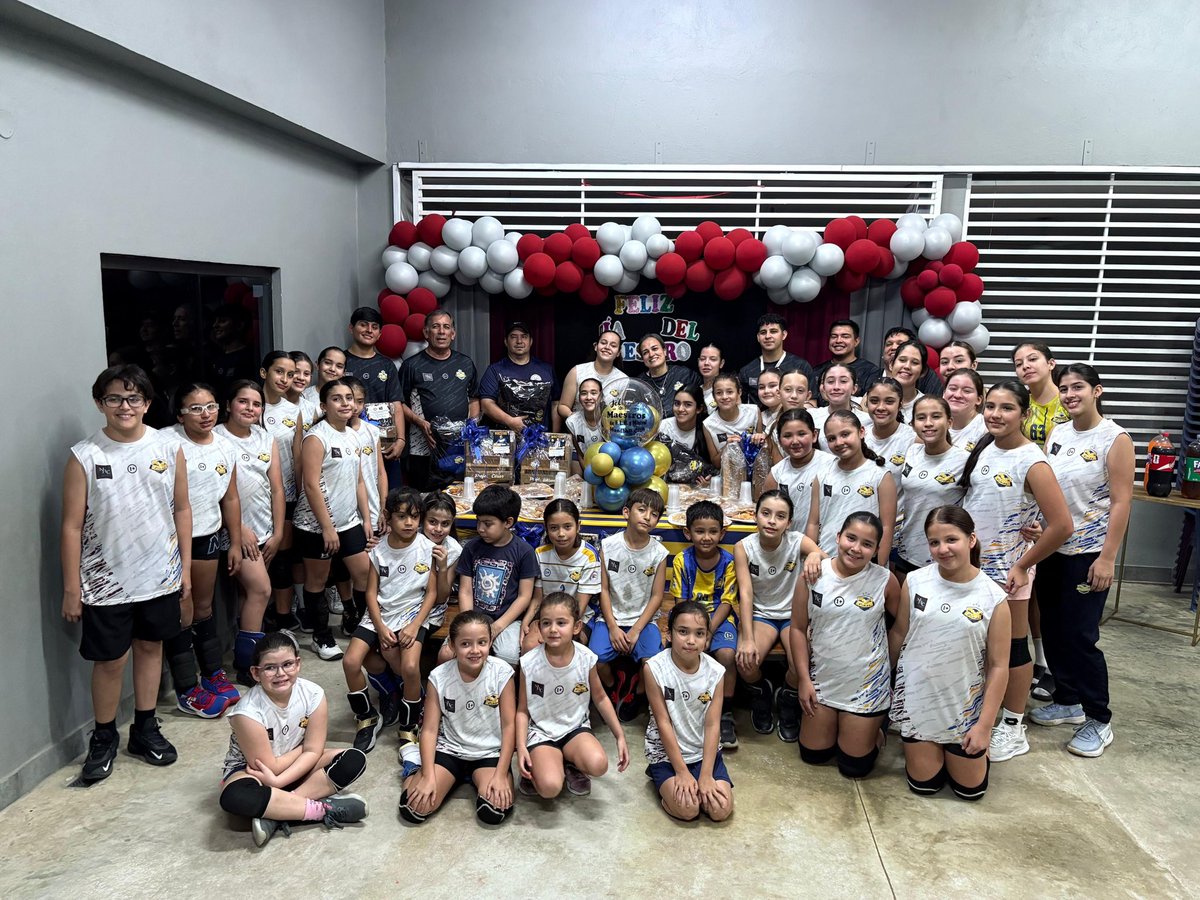 DeLuquena's tweet photo. “Día del Maestro &amp; del Trabajador” 
en Mistral 🇱🇻/ Federación Luqueña🇺🇦

…muchas gracias a los Padres, Madres y atletas por tan noble e importante reconocimiento y agasajo. https://t.co/R4XlRX2rVe
