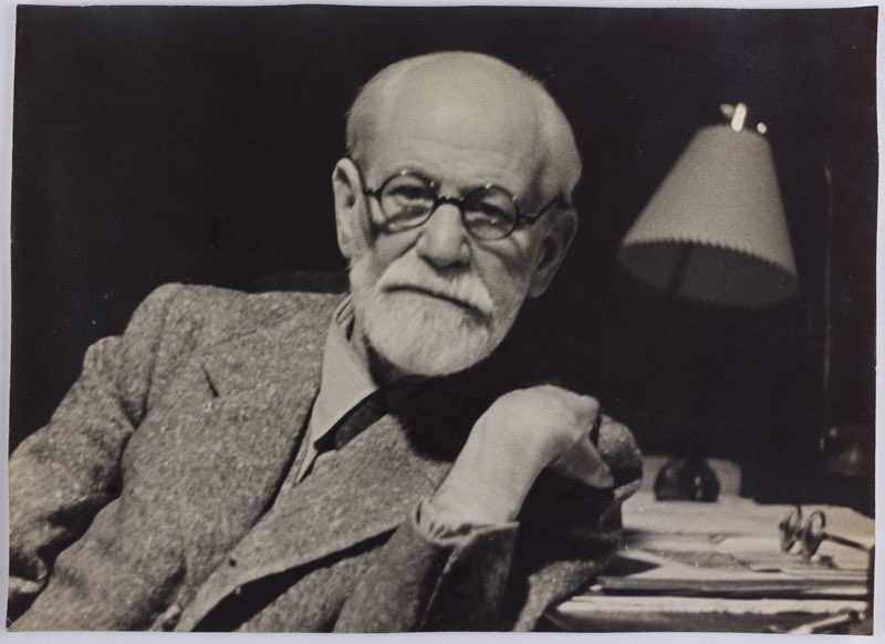 Sigmund Freud tweet media