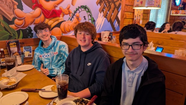LakotaRobotics's tweet photo. Huge thank you to everyone who came out to support us at Texas Roadhouse! 📷📷 We had an amazing time, and the steaks definitely did not disappoint. Your support means so much to our team!
#ThankYou #CommunitySupport #FundraiserSuccess #STEM #Robotics #FirstRobotics #omgrobots https://t.co/9K5A2BLnL7