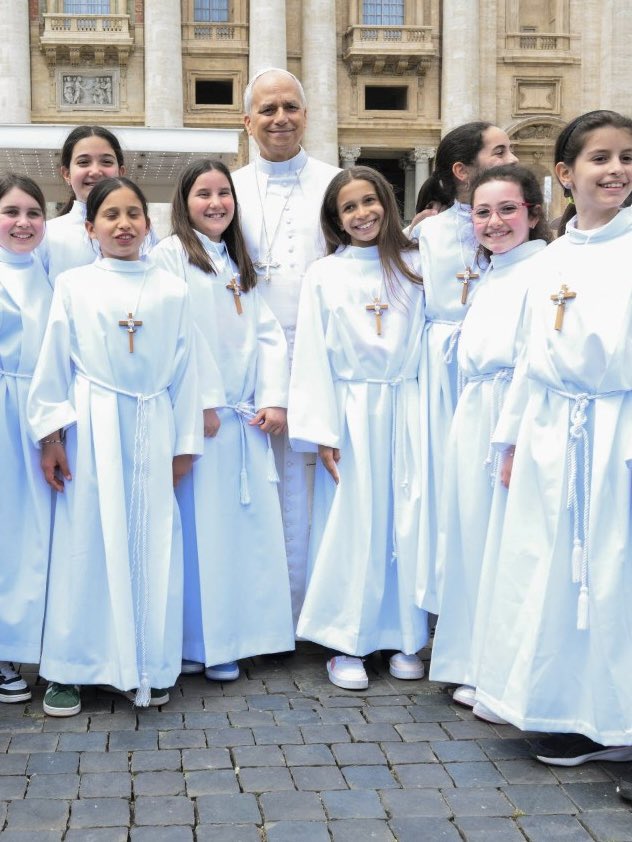 A nossa pátria definitiva é o Céu!

Foi o que recordou o #PapaLeãoXIV aos fiéis de língua portuguesa presentes na Praça São Pedro para a #AudiênciaGeral desta quarta-feira.

tinyurl.com/33ajec86