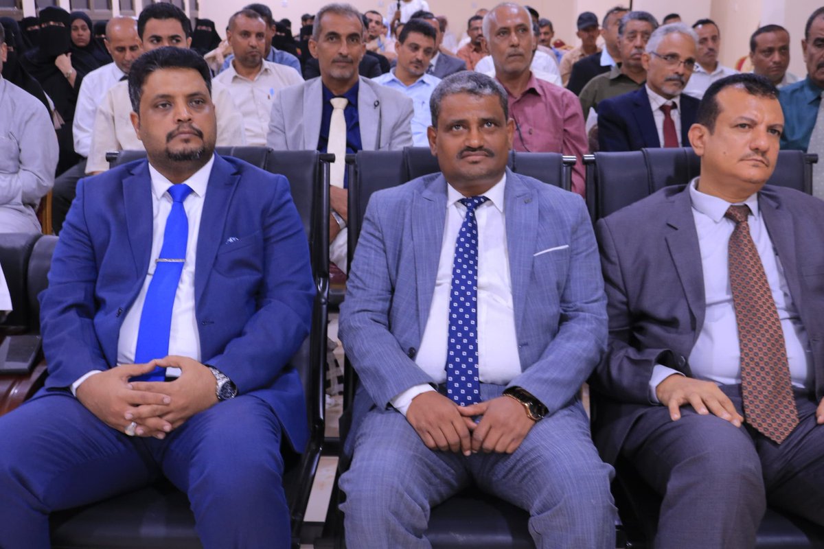 YemenMTEVT's tweet photo. كرم وزير التعليم الفني والتدريب المهني الدكتور أنور كلشات المهري، اليوم، في العاصمة المؤقتة عدن، قيادات وكوادر الوزارة، في حفل تكريمي بمناسبة عيد العمال العالمي.

للمزيد👇
https://t.co/YHiox0J4is https://t.co/CLMQ0bFyo6