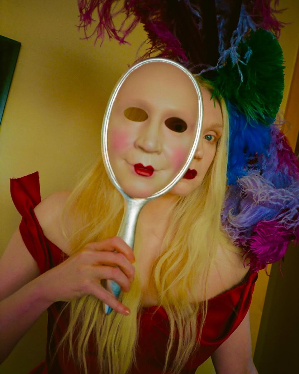 Gwendoline Christie Gallery tweet media