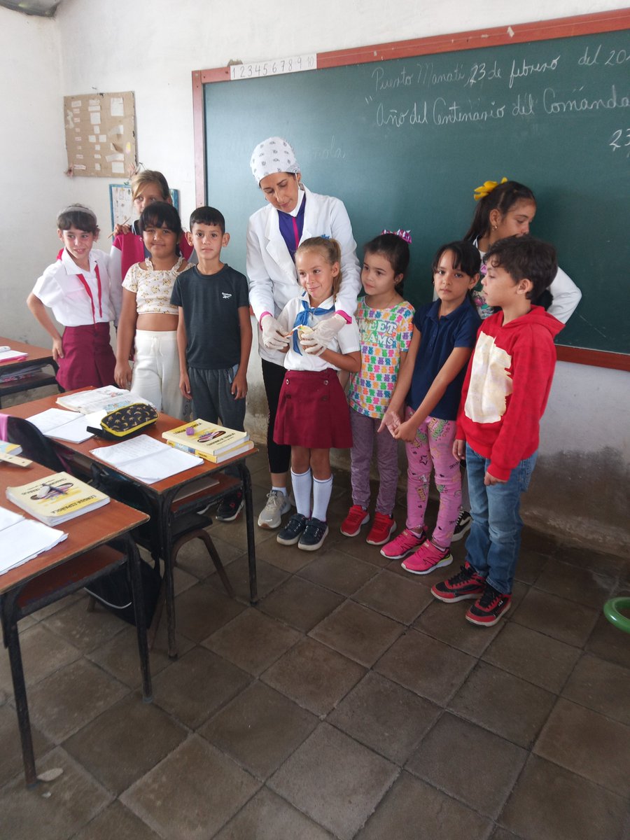 rodriguez_96816's tweet photo. Actividad Educativa 😷🦷, comunidad Puerto de Manatí 👏👏❤️🇨🇺😷🦷
#Manatí https://t.co/DfqXijirHY