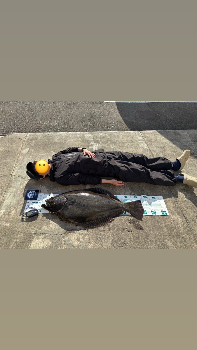 tm___raccoondog's tweet photo. 今日は朝から仲間でいつものサーフへ
波打ち際10mくらいのところで！
奇跡が重なってキャッチできた一枚です！！！
この先記録更新はしない気がします笑
ジャスト100センチ　大座布団ヒラメ
12.34kg
#チームたぬき
#上越サーフ https://t.co/3SeXhcrp6c