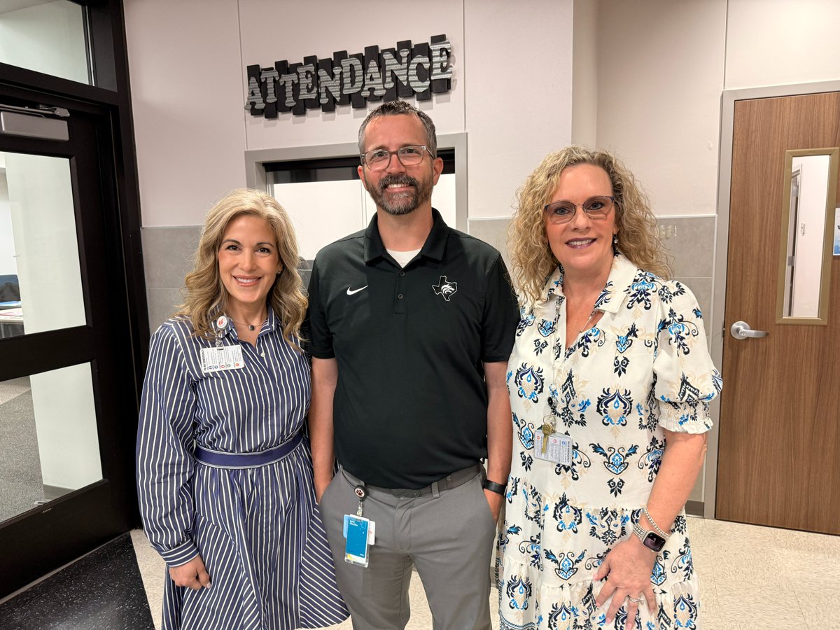 Plano_Schools's tweet photo. This week began with an exciting visit to @SheptonWolfpack for #PISDMissionMonday.
Thank you to Principal Andy Jacob and his team for welcoming Cabinet and providing the latest news across campus!
#TeamPlanoISD #ItAllBeginsHere https://t.co/UZywfw7boq