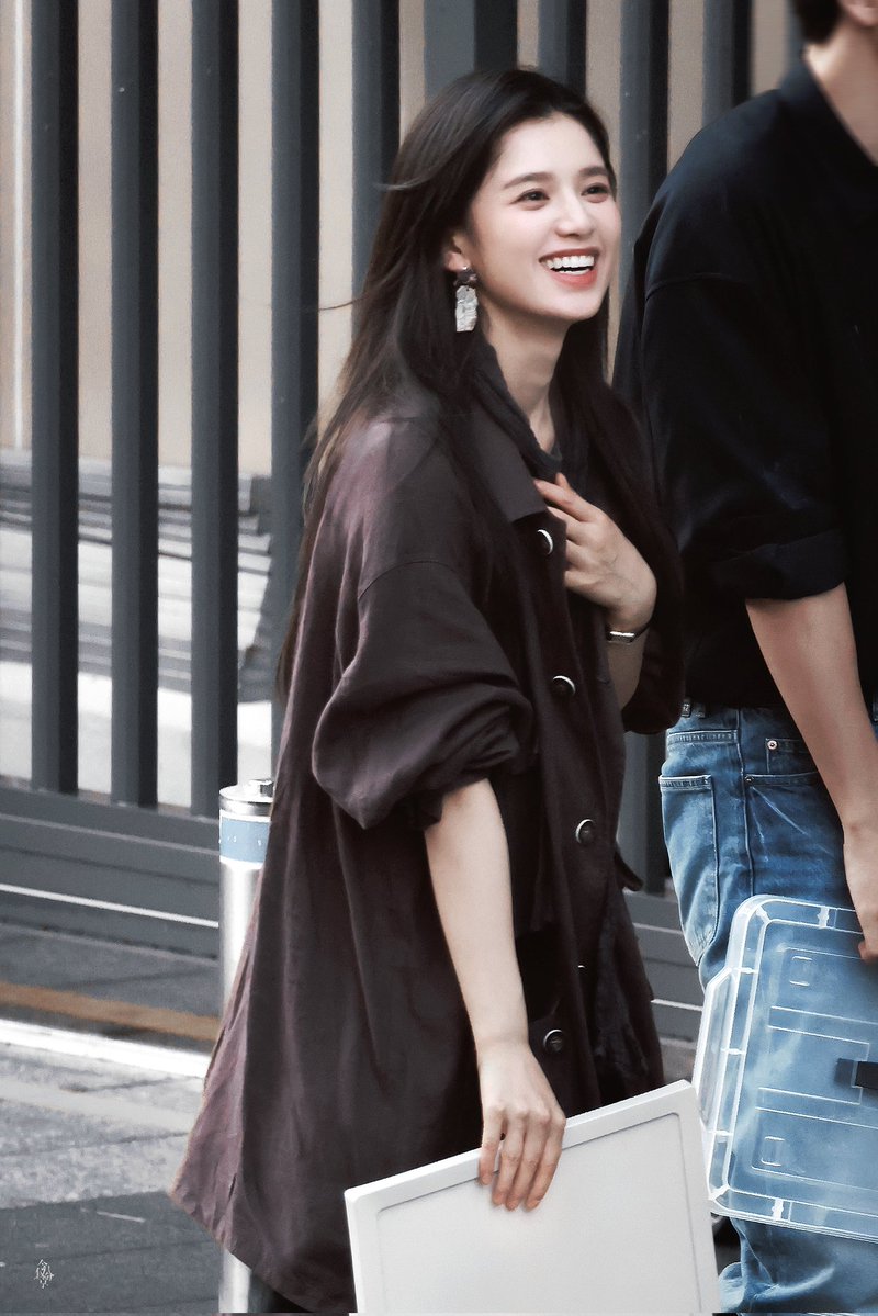 260506 (1/3)  

น้องง 🫶

#ATouchOfGreen​ #จางจิ้งอี๋​ #Zhangjingyi