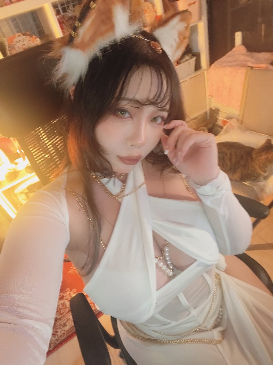 CFs禮拜六的衣服𓃠
兩天都跟Kumori曇曇都在 E19
@kumori_01

現場沒裹胸布唷
正在直播啦！！網址放留言 https://t.co/Q8hn9IUV1g