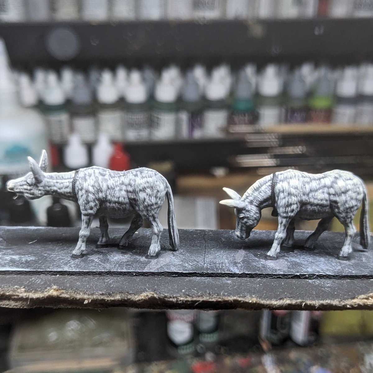 WargamesIll's tweet photo. From geese to a horse, here are a few more WiP shots of Matt's Victrix Medieval Farm Animals.

#WiPWednesday #WorkinProgressWednesday #Wargaming #Wargamers #TabletopWargaming #Tabletop https://t.co/tq3qysRC8H