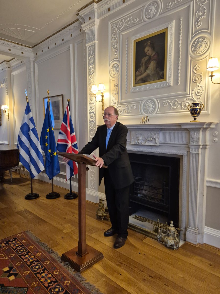 Greece in UK tweet media