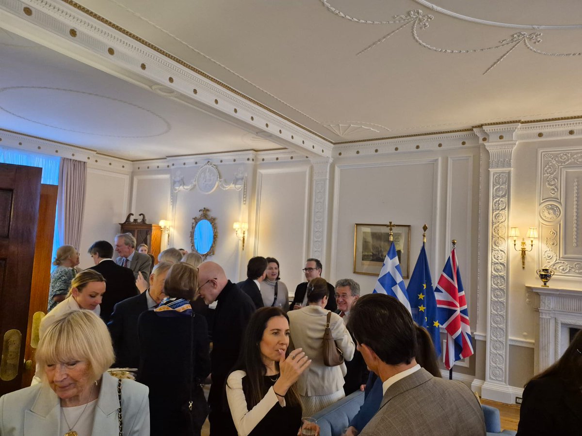 Greece in UK tweet media