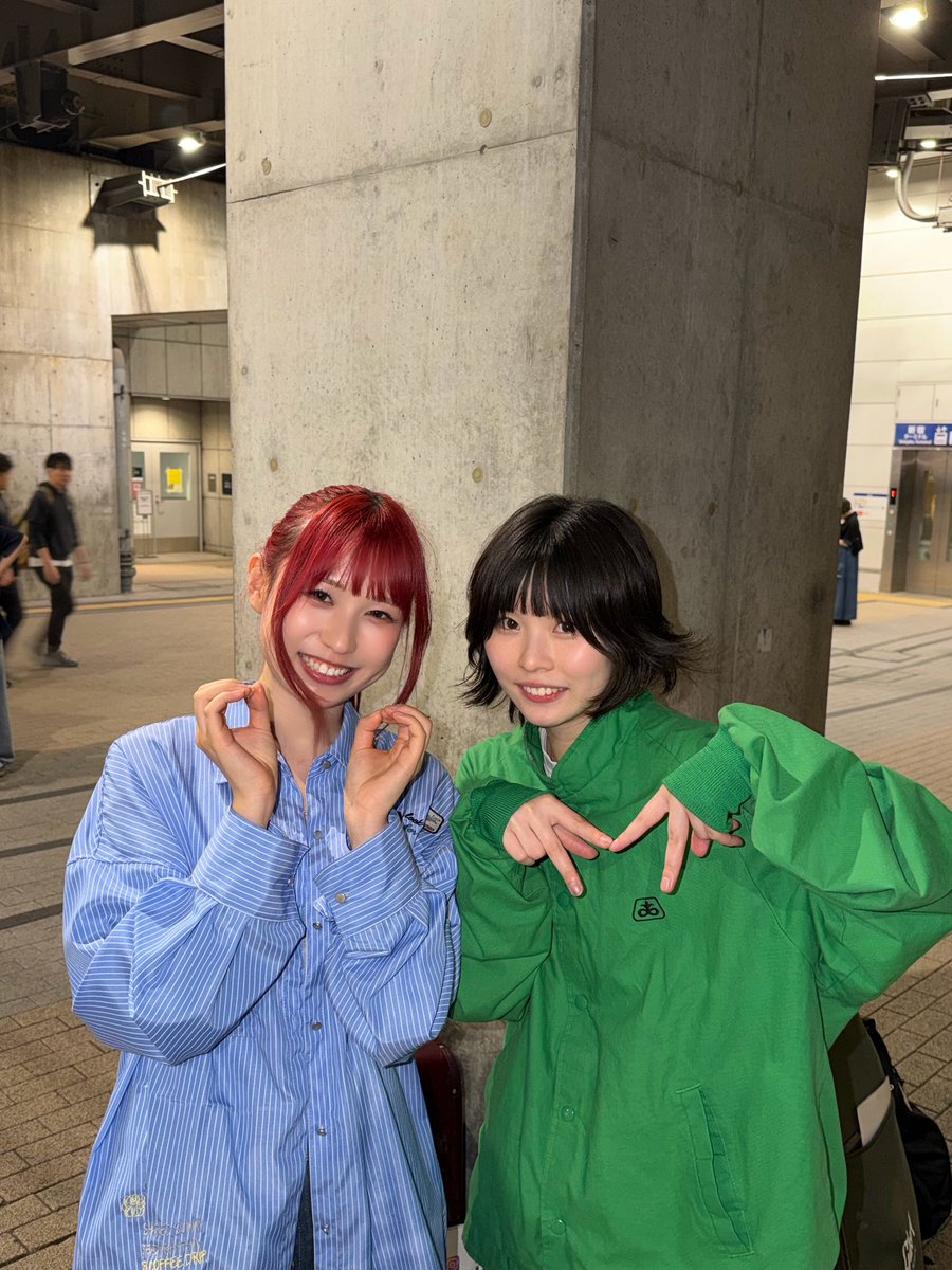 fukuinosora's tweet photo. 渋谷と新宿にて！
@0825Miina さんとコラボ路上でした！
楽しかった！立ち止まって聞いてくれた人たちありがとうございました！ワンマンも見てもらえたらうれしいの気持ちです！

ticket▶︎https://t.co/BZ59h7I2I3 https://t.co/RVbah5aiCW