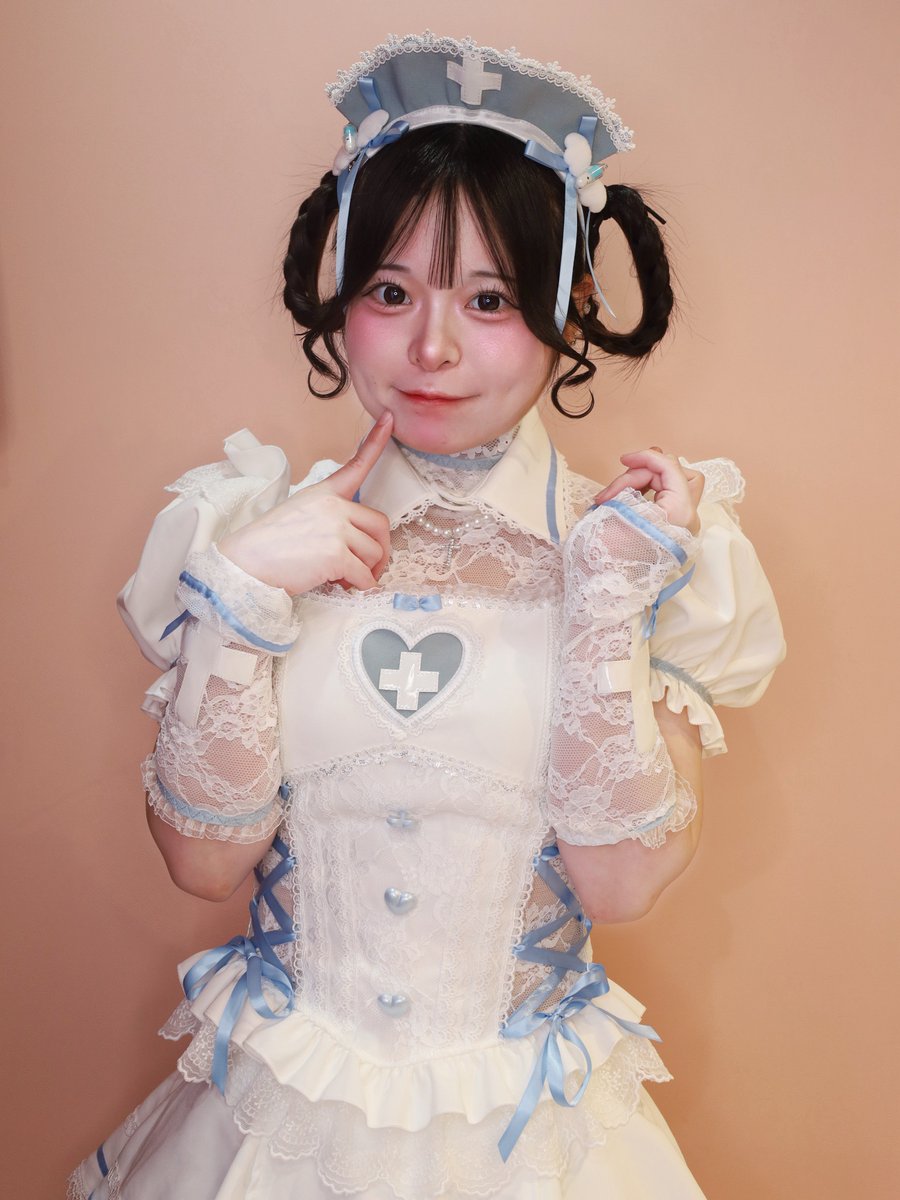 今年もお誕生日を迎えました＾＾♡

周りのみんなに支えられて、今年もマイファーストメイドで迎えることができました♡
わたしなりのペースでこれからも成長して、恩返しをしていきたいです☺︎‼︎

そして沢山の人たちを❤︎こむわずらい❤︎にさせちゃう💉🩵
今年も応援よろしくお願いします♡