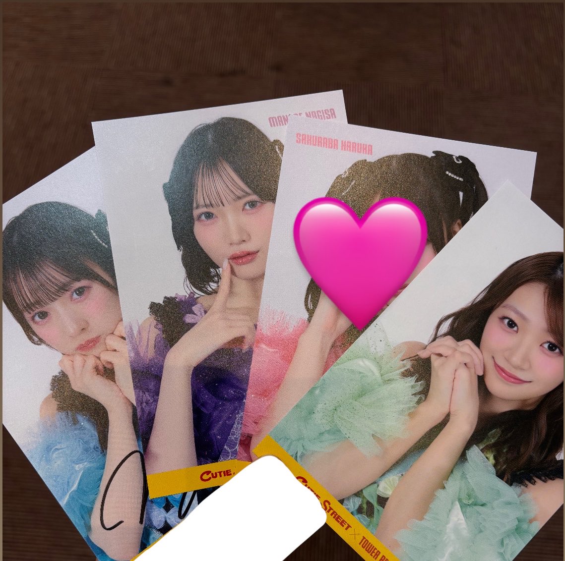 stren_77's tweet photo. きゅーすと　大阪大特抽選会　ポストカード　交換

譲:梅田/真鍋/板倉

求:増田(異種◎)

サイン入りはサイン入り同士希望です。
郵送または5/30(31)神戸でのお取引になります🙇‍♀️※31は行けない可能性ありです

お気軽にお声掛けください🍀

#きゅーすと交換 https://t.co/weZ3EE8kv6