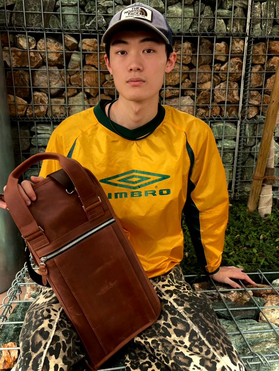 MG_Leather_Work's tweet photo. Taishi Kubota with the MG Leather Work Large Drumstick Bag - handcrafted from genuine Crazy Horse leather for sticks, brushes, mallets, and a drum key.

Practical, durable, and ready for the stage.

Shop now - https://t.co/cm76AaYvEI

#mgleatherwork #drummer #drumstickbag https://t.co/mQICFxcFtV
