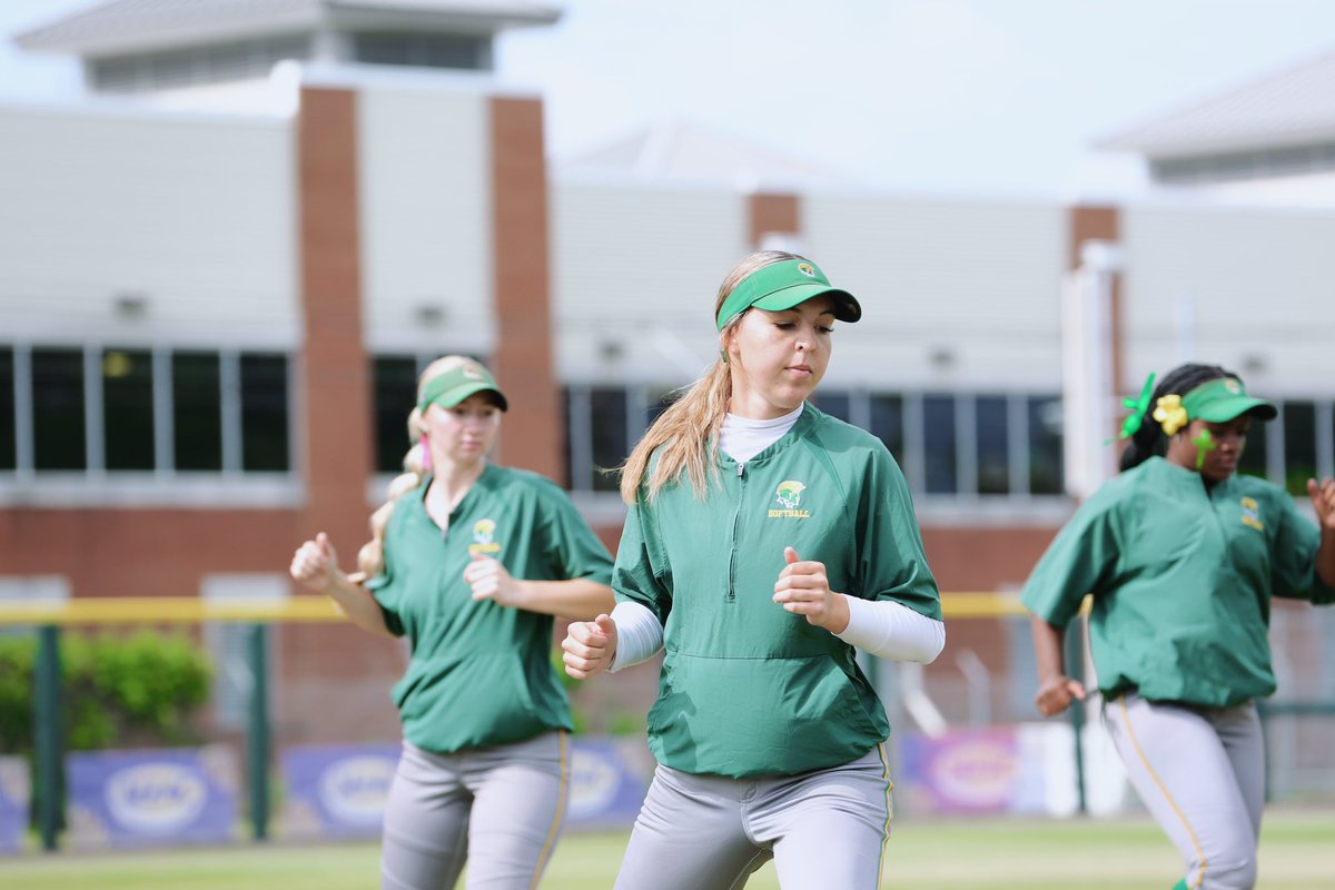 nsusoftball's tweet photo. Different stage. Same mindset.  

#GoldStandard🔰 https://t.co/8KeQEWvILG