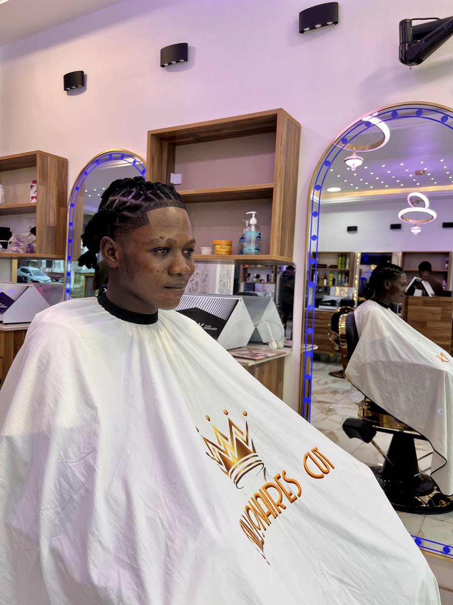 BillionaireCut's tweet photo. Sometimes, The barber also needs that therapy to boost his confidence and his mental health too.ππ₯βοΈππ½
Book Us Now! β¬οΈ
Call/WhatsApp us +233544191868 for a swift response.
Follow, Like, Comment and Retweet.β€οΈ
#billionairescut #stayclean #lookfresh #cleanfade #feelgood https://t.co/HoM5qLOEmU