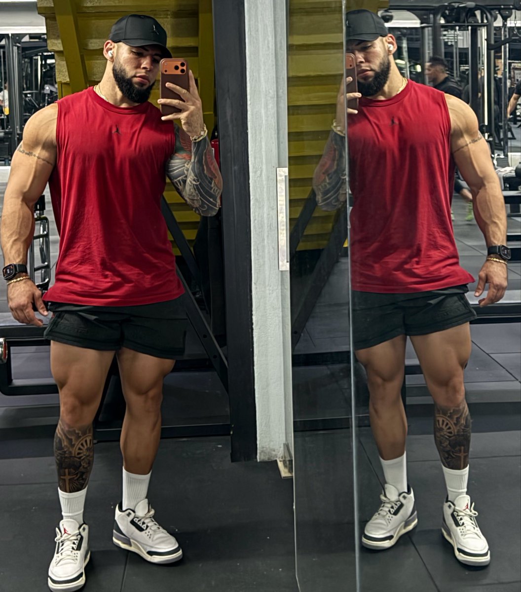 MrJavierrr's tweet photo. Worship your pumped  muscular daddy be ready to serve! 🤑💪🏻🔥 https://t.co/Z11ezGs1z1