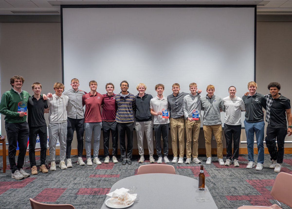 UWLEagleMBB's tweet photo. Celebrated another historical season of UW-L Men’s Basketball!! Congrats to the award winners!! Thank you to all the families, friends, and supporters of UWL Men’s Basketball!!

THANK YOU SENIORS‼️

#ALLIN 🦅🏀 https://t.co/oz7NOskHWA