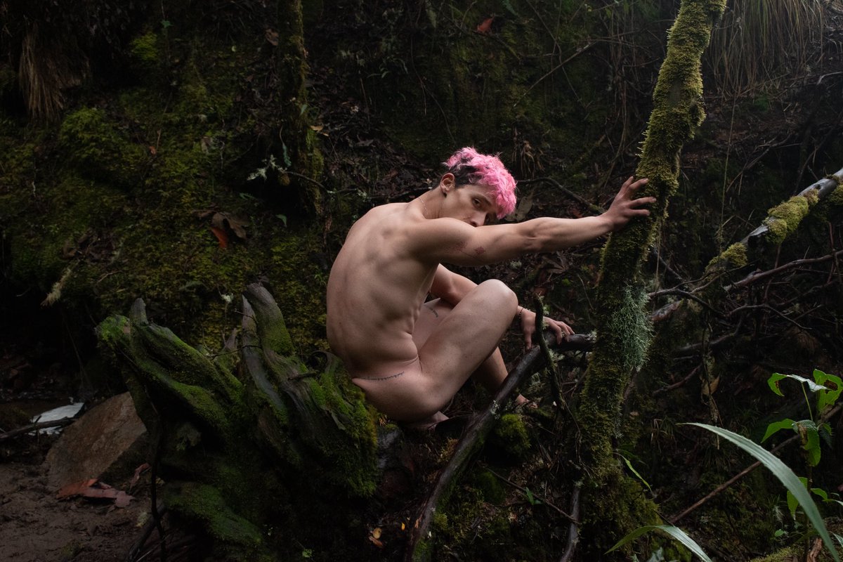 Homoerography's tweet photo. Emerge 

#GayHot #nude #malemodel #EroticArt #EroticPhotography #Paramo #GayArt #MaleBody #SexyMan https://t.co/guAGaC3X0i