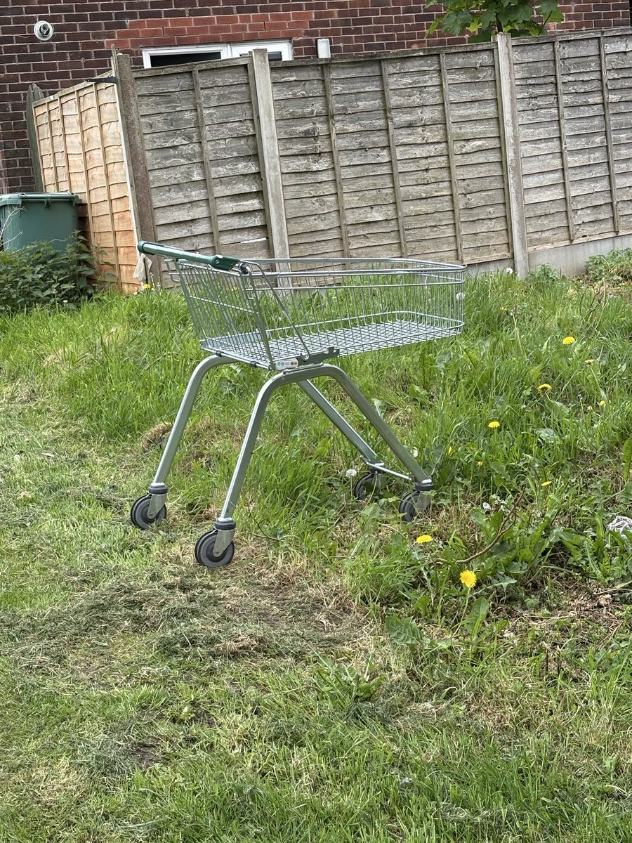 SteveMiddleton's tweet photo. Had a moan at @Morrisons staff at the loading bay of their Whitefield store, but they’re not interested that their delivery driver was blocking the junction with Bury New Road/Elms St.

Then came across another of their abandoned trolleys.

I’ll be speaking to store management. https://t.co/Hah16BewX2