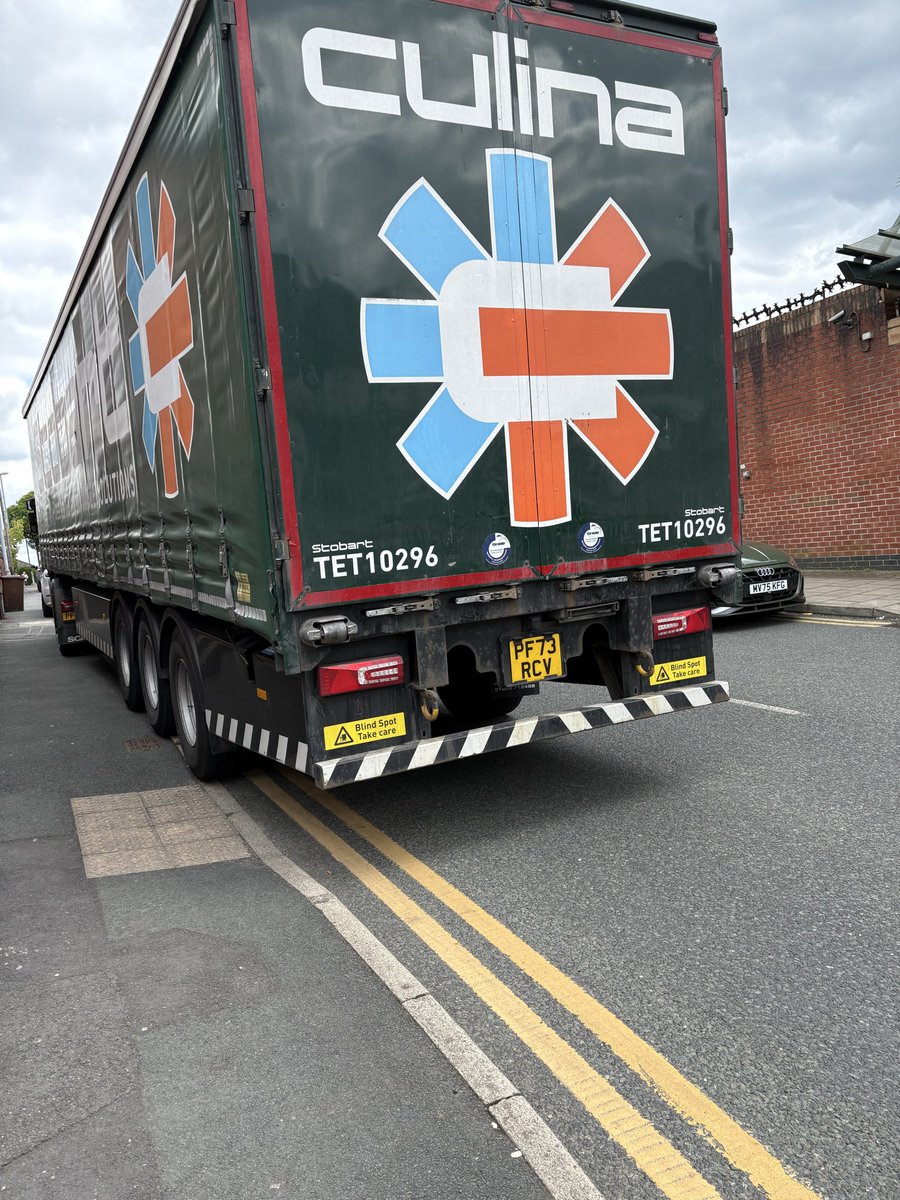 SteveMiddleton's tweet photo. Had a moan at @Morrisons staff at the loading bay of their Whitefield store, but they’re not interested that their delivery driver was blocking the junction with Bury New Road/Elms St.

Then came across another of their abandoned trolleys.

I’ll be speaking to store management. https://t.co/Hah16BewX2