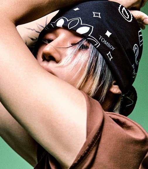 I'm still here .... This one of the most perfect wooyoung picture ever .....