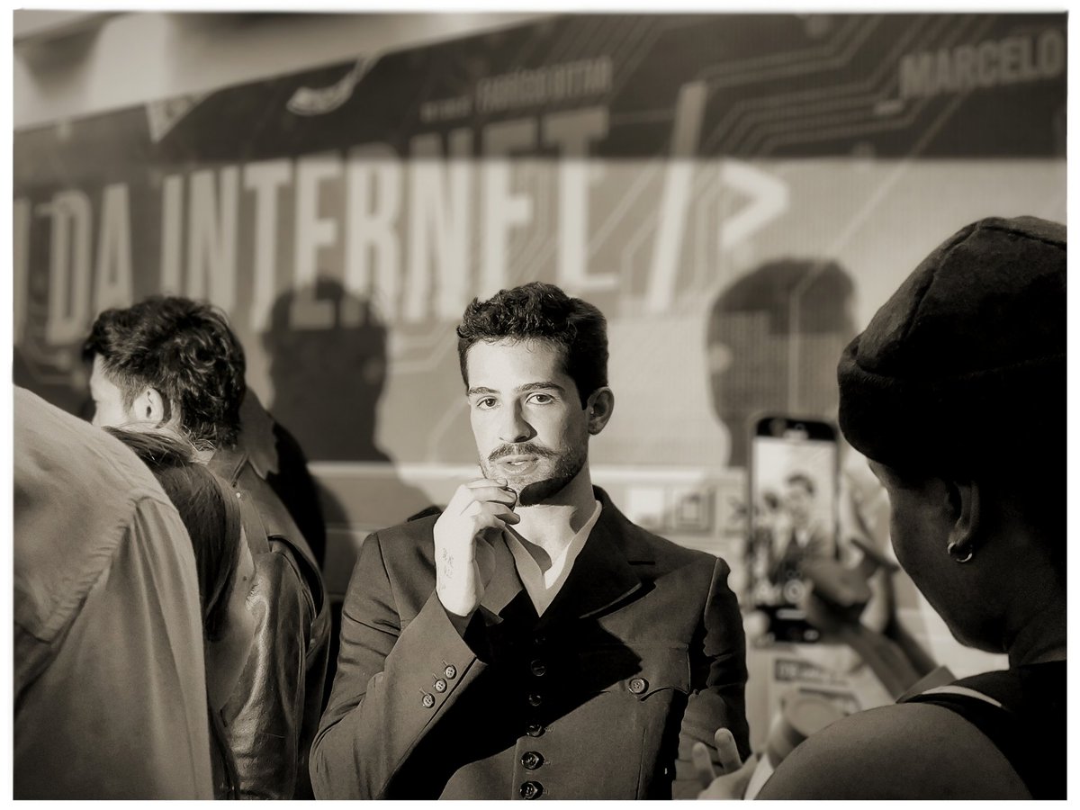 luckybrina's tweet photo. tive uma noite linda ontem assistindo #OReiDaInternet!!!
@Joaoguiavila você é uma estrela🌟 @portaljga muito obrigada pelo convite, vocês arrasam <333 https://t.co/bPGZYhslS4