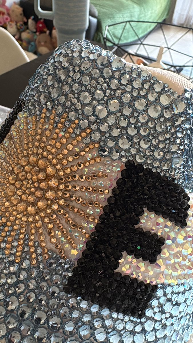 ailenjonas's tweet photo. El proceso del sombrero que uso Joe la primer noche en Arg 🇦🇷🥹😭❤️ https://t.co/MiVrclOEWn