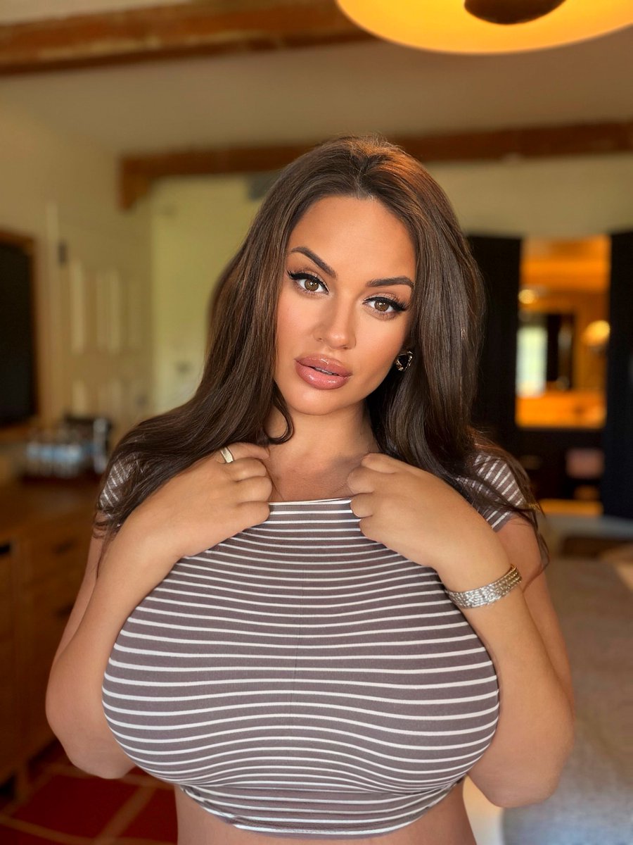 BiancaData tweet media
