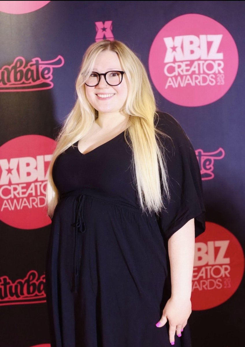 Piggy Rose 🐷🌹 XBIZ MIAMI🌴 Bucharest Summit✈️ tweet media