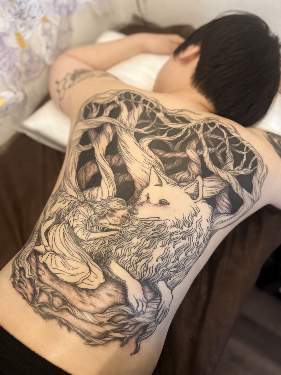 ARRUDEMO_TATTOO's tweet photo. Wip

背中の大きなタトゥー
とっても雰囲気のある、美しい作品ですね。
ここから更にどう変わるのか楽しみです✨

【彫師シイナ】
ご予約お問い合わせは下記公私立LINEより▶︎ https://t.co/WADl0GJiAs

#タトゥースタジオ #タトゥー #tattoo #エングレービングタトゥー #女性彫師 #engravingtattoo https://t.co/WqWKxtnZEe