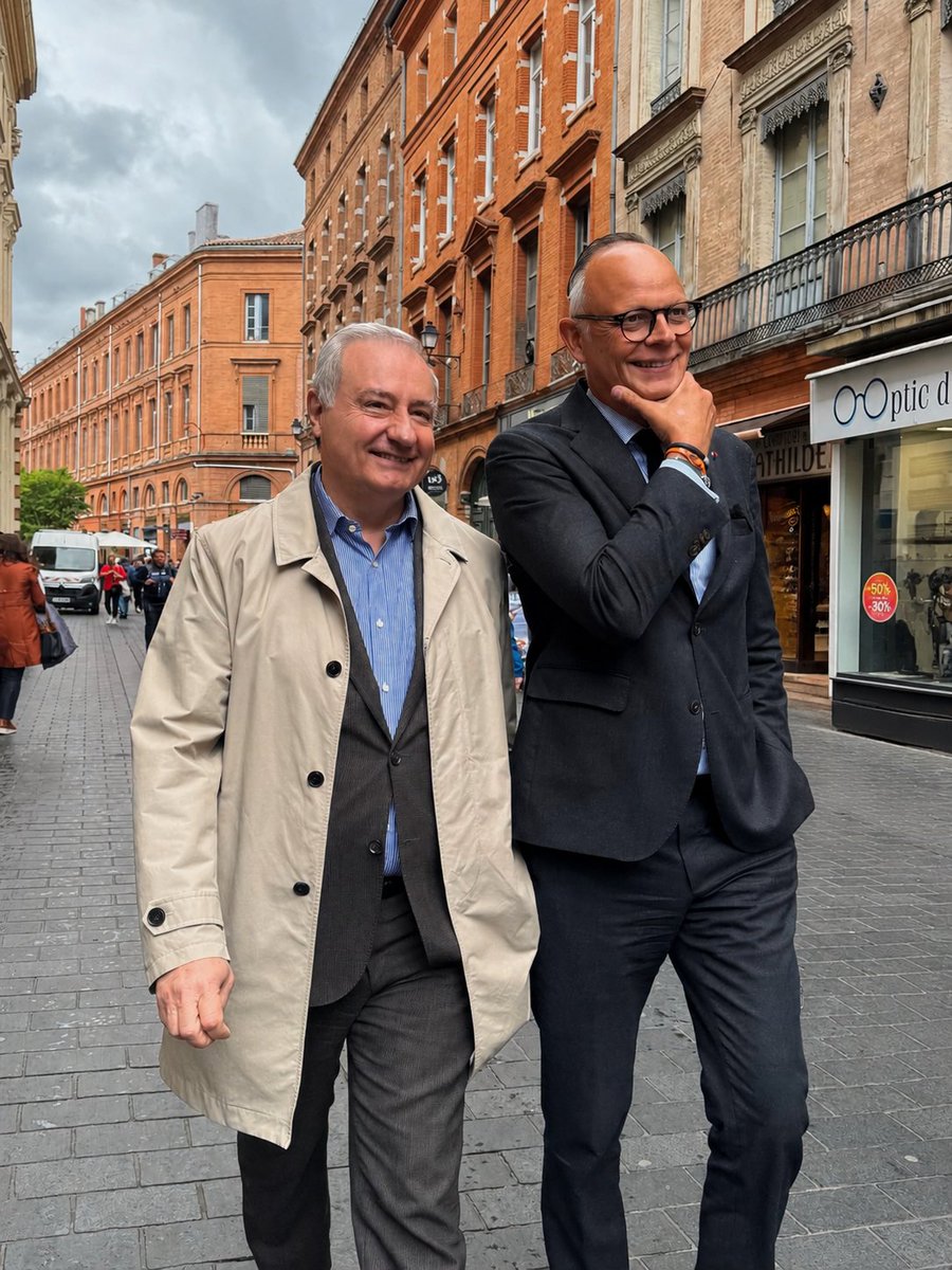 Très heureux d’accueillir mon ami Édouard Philippe lors de sa visite à #Toulouse !

Nous avons échangé sur la situation de la France, les défis auxquels elle est confrontée, et la nécessité, plus que jamais, d’apporter des réponses et des solutions concrètes aux Français.

Comme