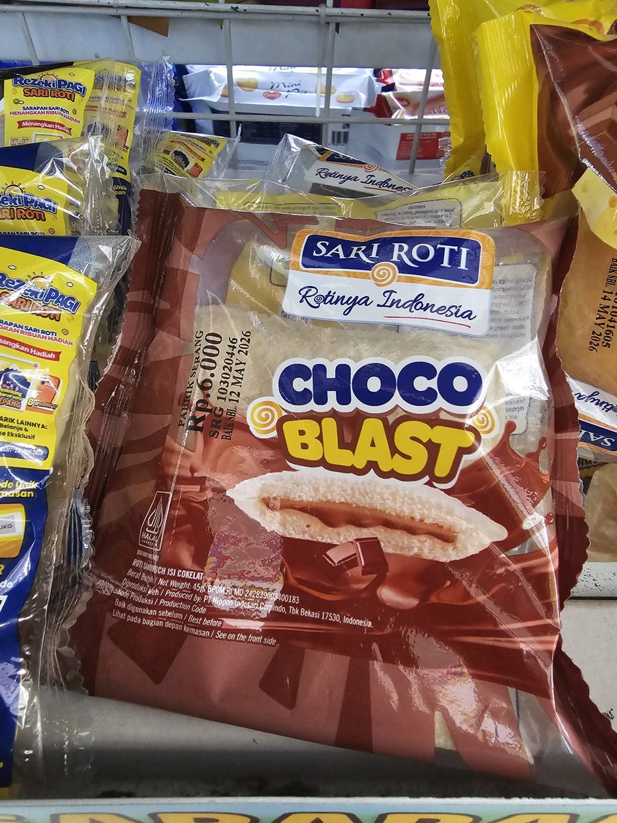 Gue bingung sih in this economy... 
Ada yang masih bilang 

"Naik 2ribu doang, ga usah ribet... kamu lembur juga bisa beli sebanyak yang kamu mau" 

Tidak sesimple sari roti naik 2ribu doang, itu artinya ekonomi kita udah ga baik baik aja... astagfirullah ada yang masih denial