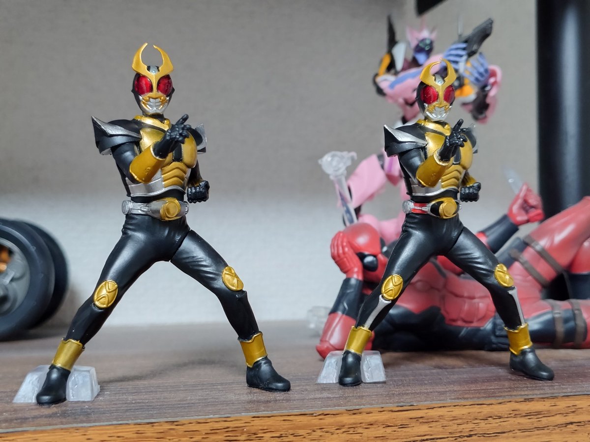 左:HG レジェンドライダーvol.5 右:超アギト展あそーとコレクション 