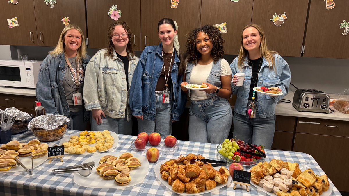 springmillelem's tweet photo. During #TeacherAppreciationWeek, our Spring Mill front office team treated staff to a Grab &amp; Go Breakfast Bar filled with delicious breakfast favorites!💙We hope every thoughtful detail showed just how much they are appreciated and cared for each day! 🐾 @springmillpto @msdwt https://t.co/c6u8oztoww