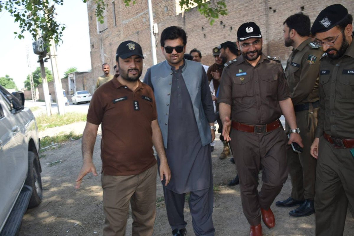 DEOPESHAWER's tweet photo. Rescue 1122 Peshawar conducted a monsoon season 2026 mock exercise under the supervision of District Emergency Officer Iftikhar Khan. https://t.co/eTlZvz9vq3