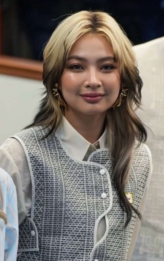 maka-diyos, 
maka-bayan, 
maka-bansa, 
maka-colet