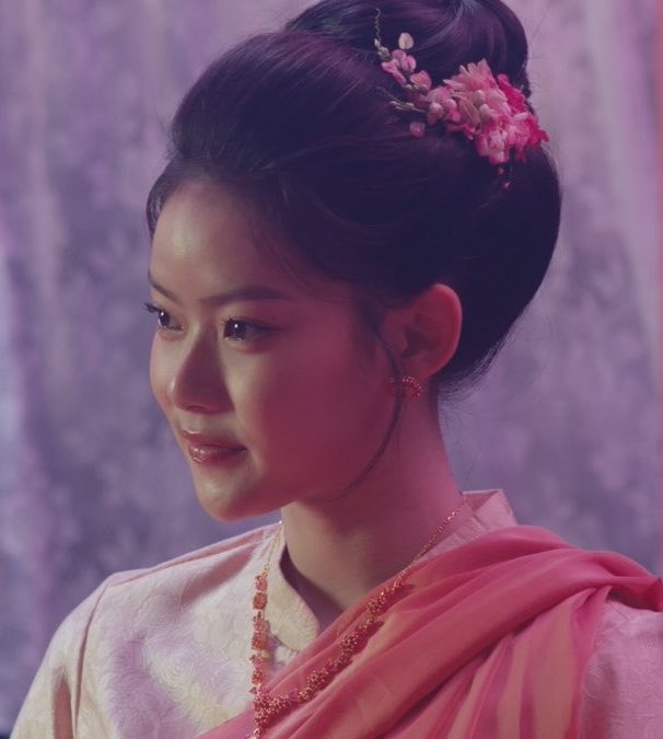 รูปนี้สวยเหมือนเคยเห็นจากภาพวาดที่ไหนสักที่เลย มาเบลสวยทุกลุค ทุกยุคสมัยจริงนะ